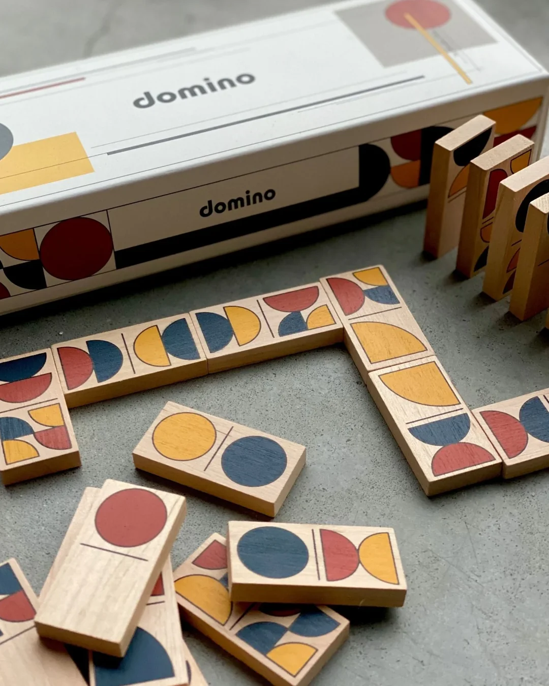Domino Modern