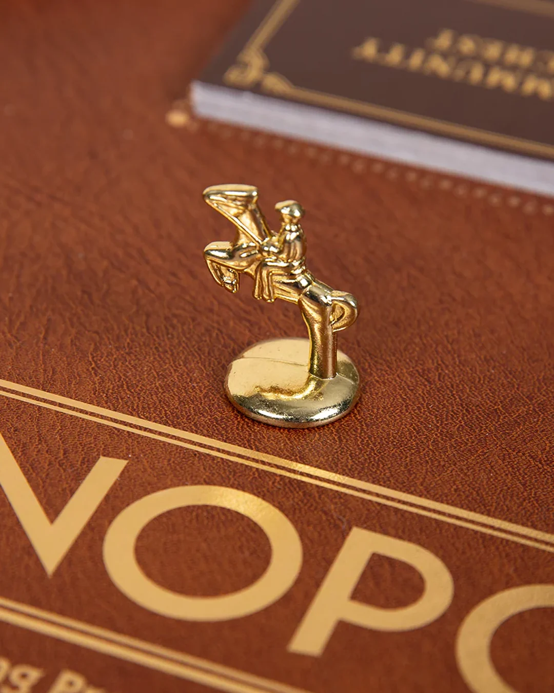 Monopoly Luxury Edition view 3